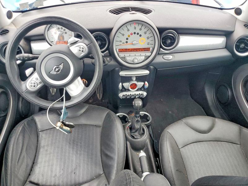 Photo 8 from auction – 2008 MINI COOPER with VIN WMWMM33598TP87682