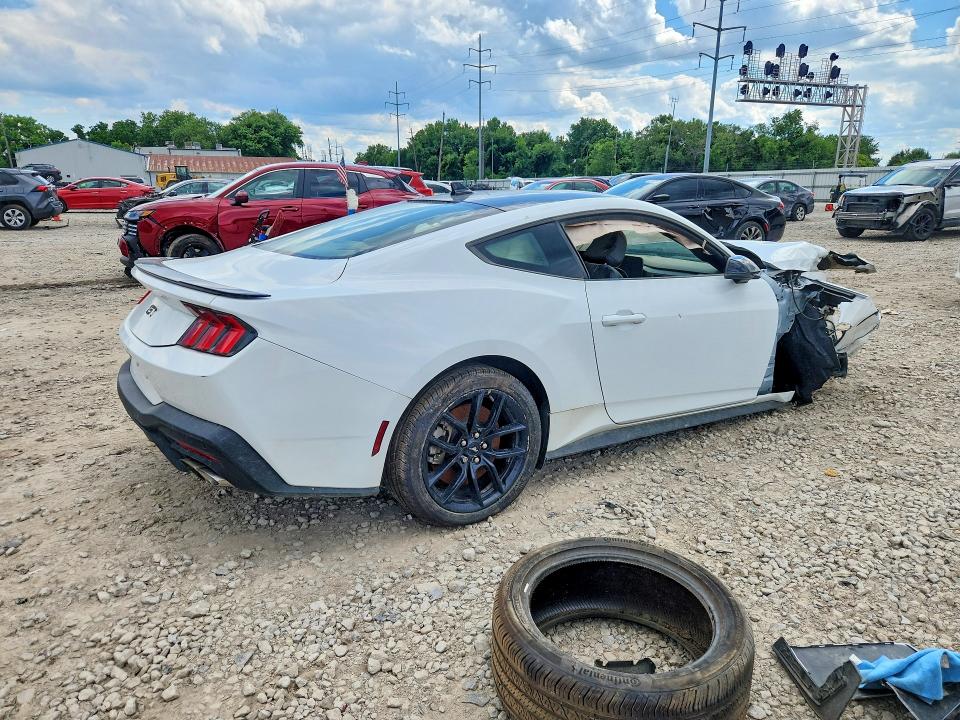 Photo 3 from auction – 2025 FORD MUSTANG with VIN 1FA6P8CF8S5401294