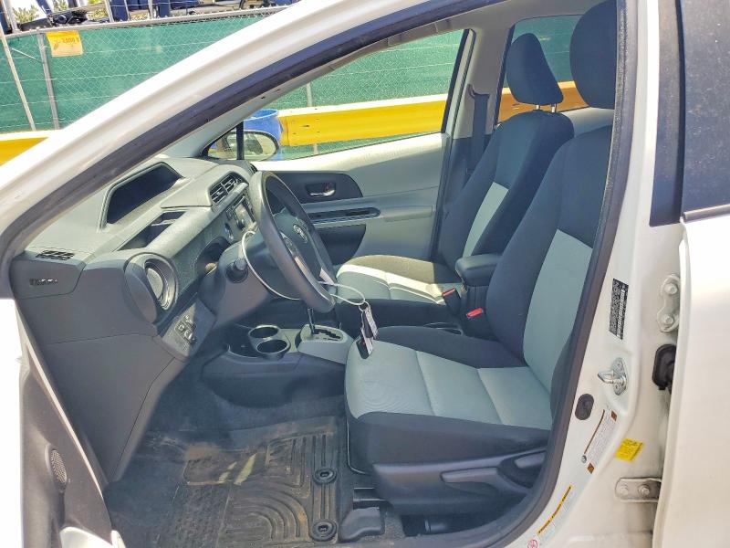 Снимка 7 от търг – 2013 TOYOTA PRIUS C с VIN JTDKDTB32D1045706