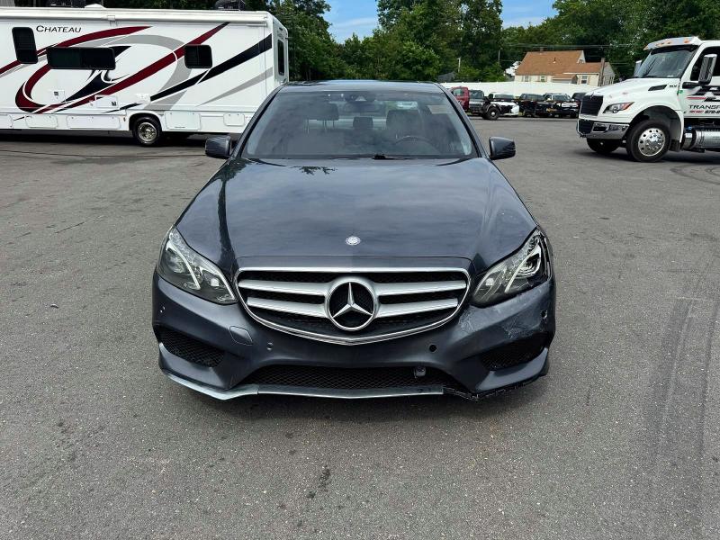 Photo 6 from auction – 2016 MERCEDES-BENZ E with VIN WDDHF8JB5GB185229