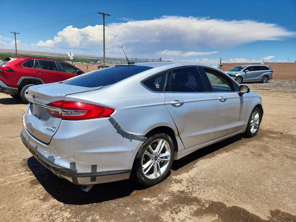 Photo 3 from auction – 2018 FORD FUSION with VIN 3FA6P0LU5JR139942