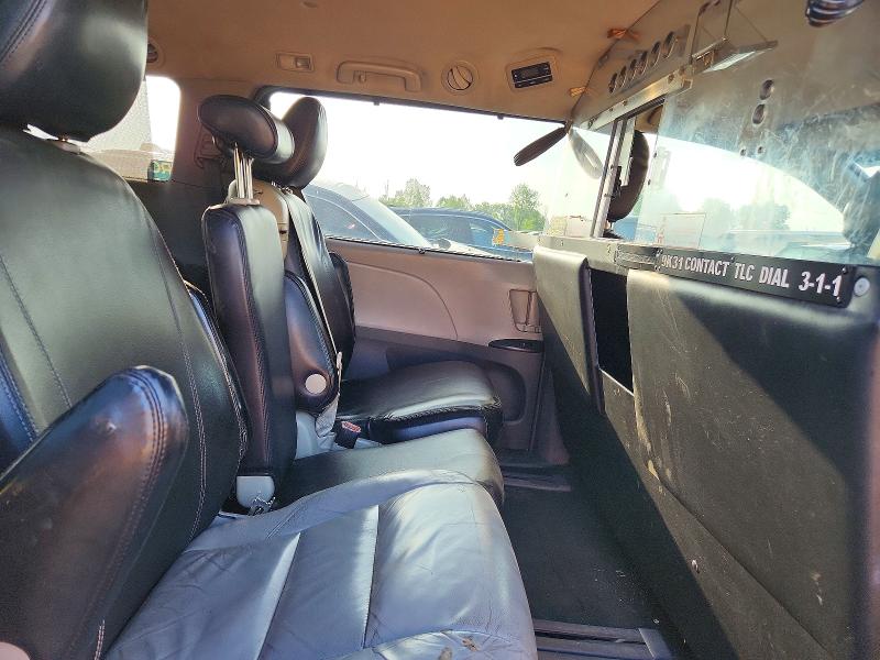 Photo 11 from auction – 2017 TOYOTA SIENNA with VIN 5TDKZ3DC5HS885275