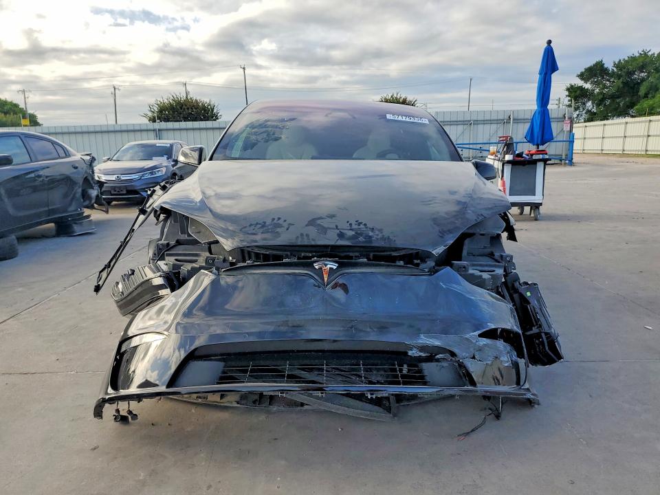 Photo 5 from auction – 2022 TESLA MODEL X with VIN 7SAXCBE58NF328798