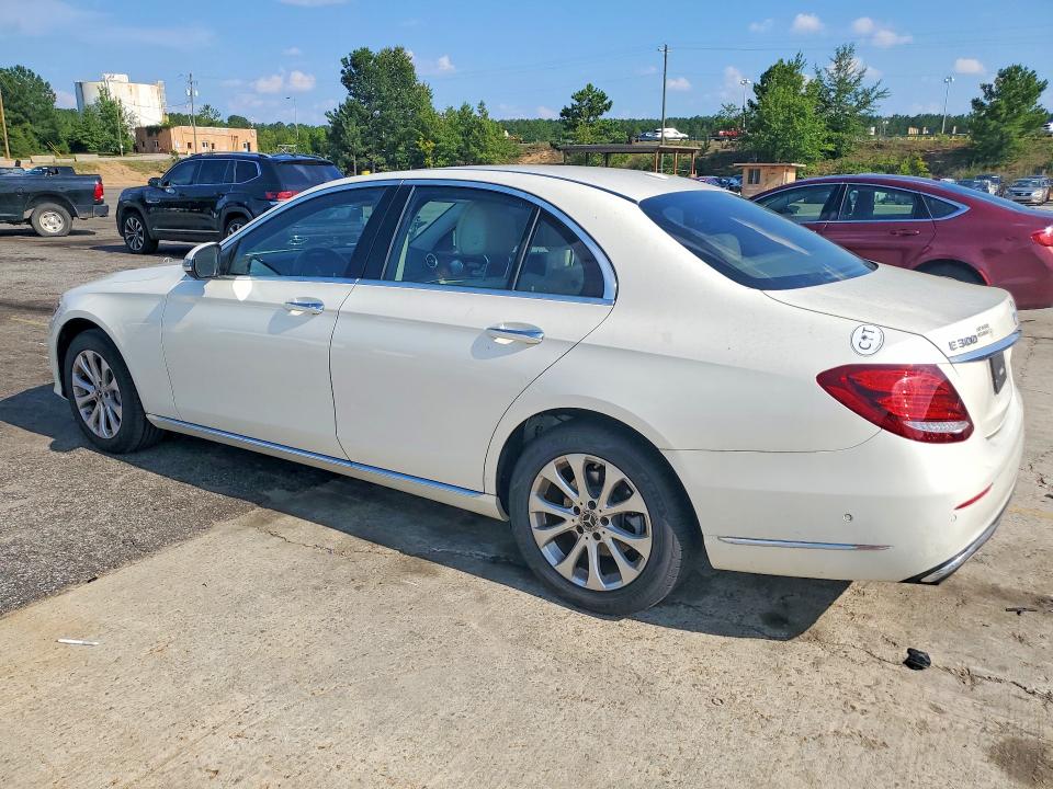 Photo 2 from auction – 2017 MERCEDES-BENZ E with VIN WDDZF4JB9HA280400