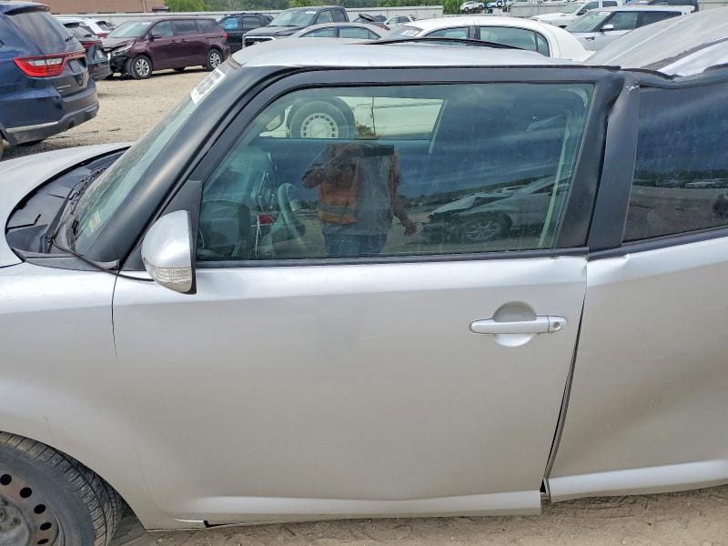 Photo 7 from auction – 2008 TOYOTA SCION with VIN JTLKE50E381034172