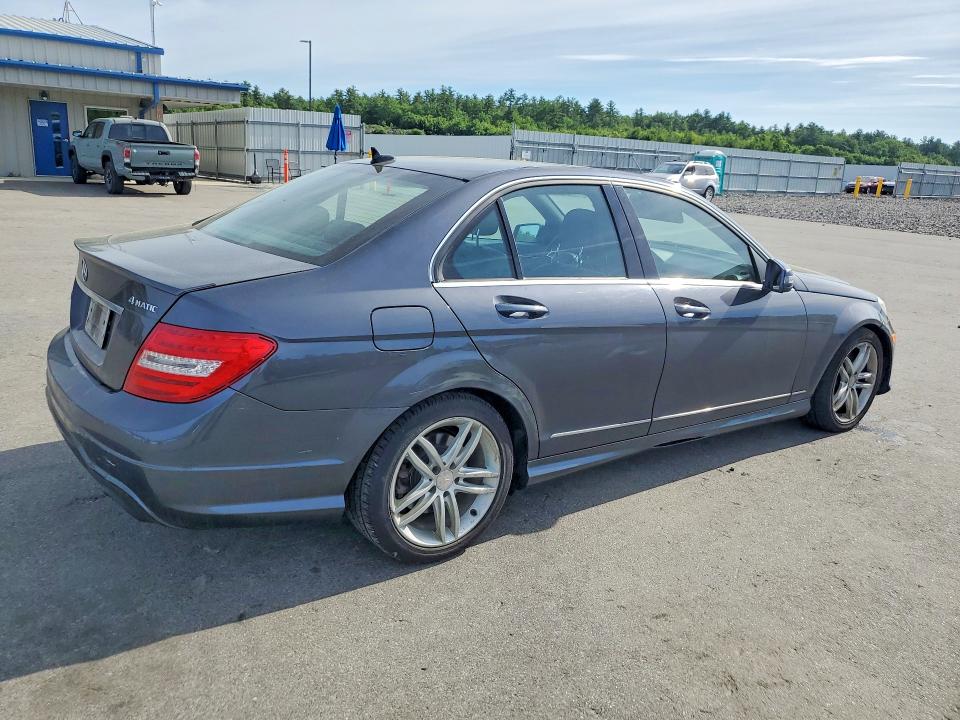 Photo 3 from auction – 2013 MERCEDES-BENZ C with VIN WDDGF8AB2DR279468