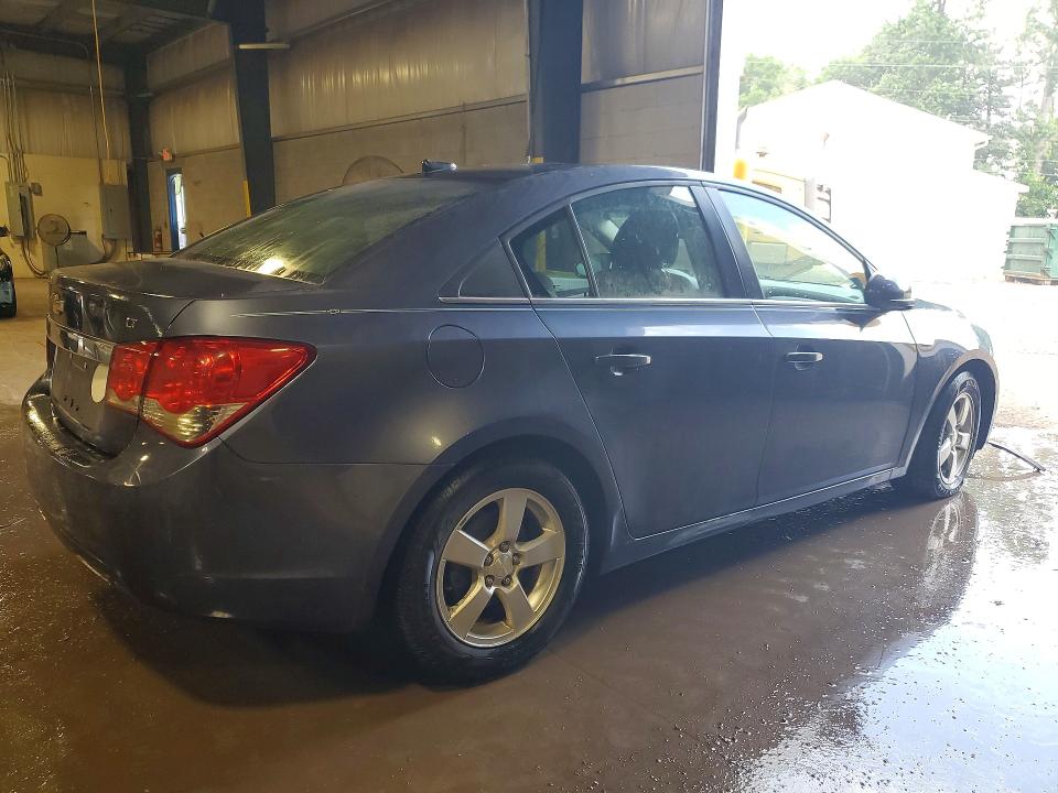 Photo 3 from auction – 2014 CHEVROLET CRUZE with VIN 1G1PC5SB4E7442692