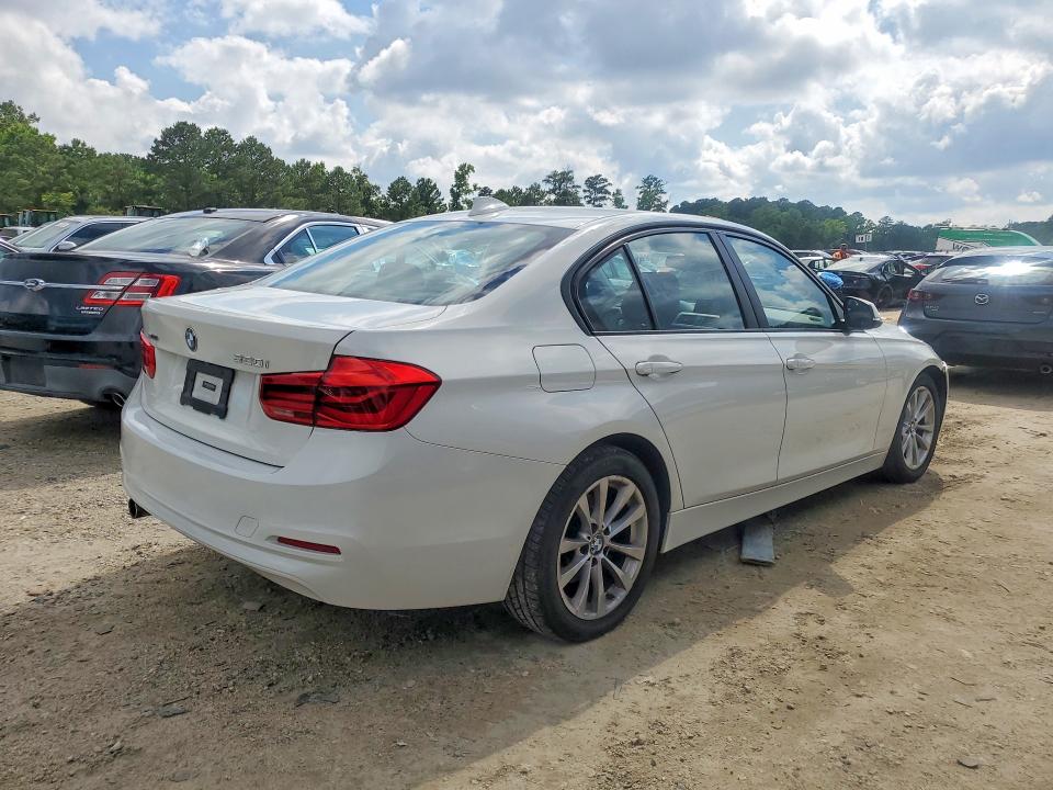 Photo 3 from auction – 2018 BMW 320 with VIN WBA8A3C54JA358767