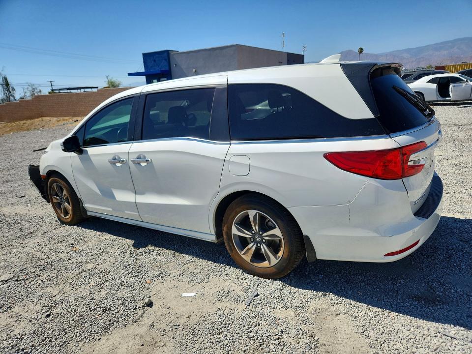 Photo 2 from auction – 2018 HONDA ODYSSEY with VIN 5FNRL6H80JB049522