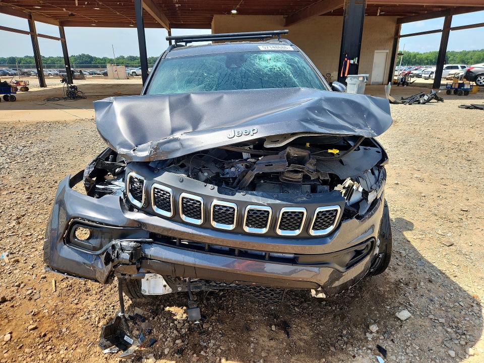 Photo 5 from auction – 2023 JEEP COMPASS with VIN 3C4NJDBN9PT538857