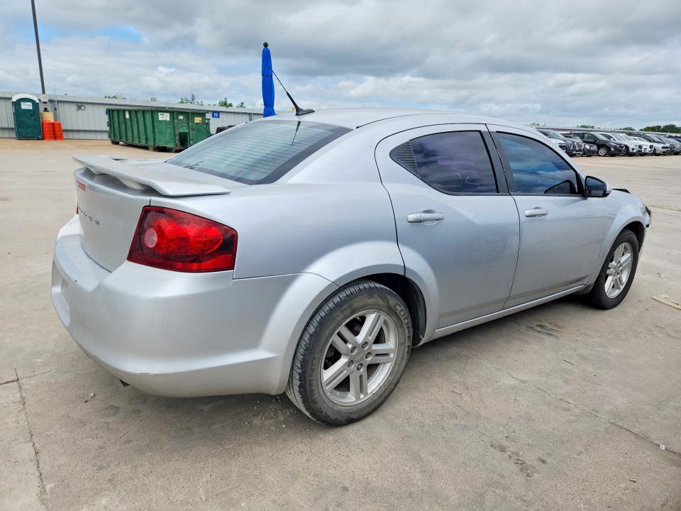 Photo 3 from auction – 2011 DODGE AVENGER with VIN 1B3BD1FB3BN501998
