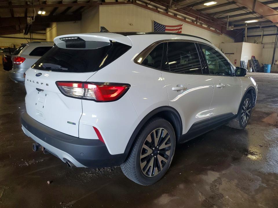 Photo 3 from auction – 2020 FORD ESCAPE with VIN 1FMCU9H99LUA99547