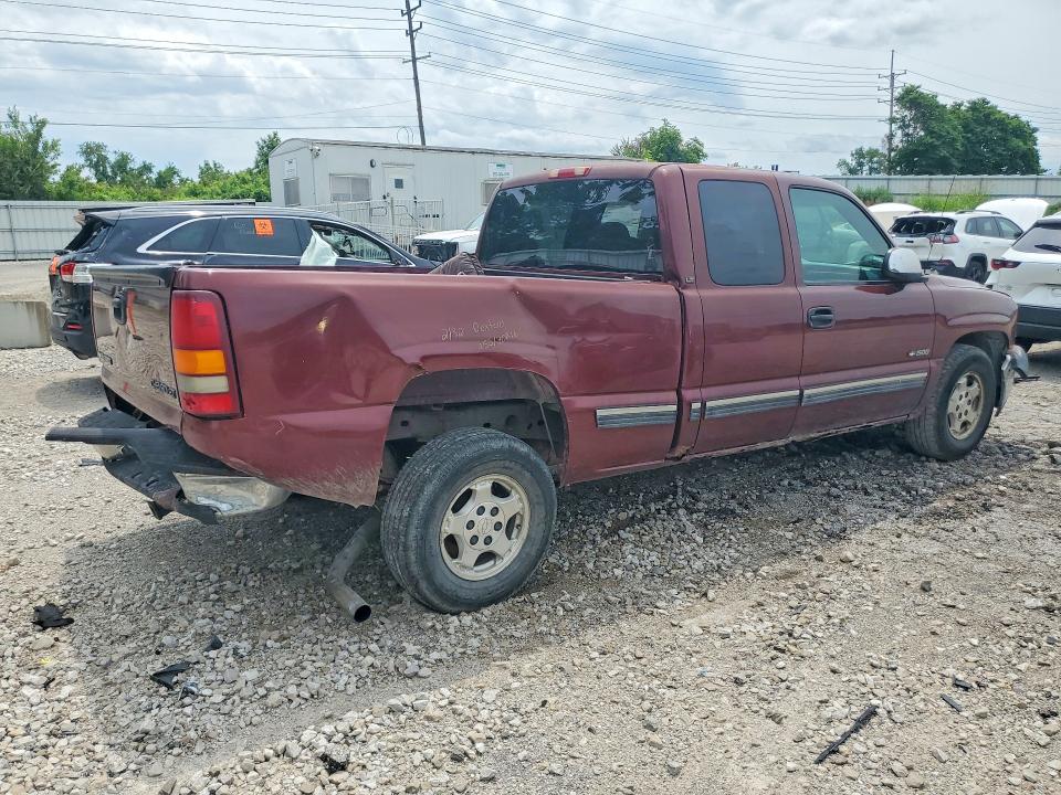 Photo 3 from auction – 2000 CHEVROLET SILVERADO with VIN 1GCEC19T7YZ194565