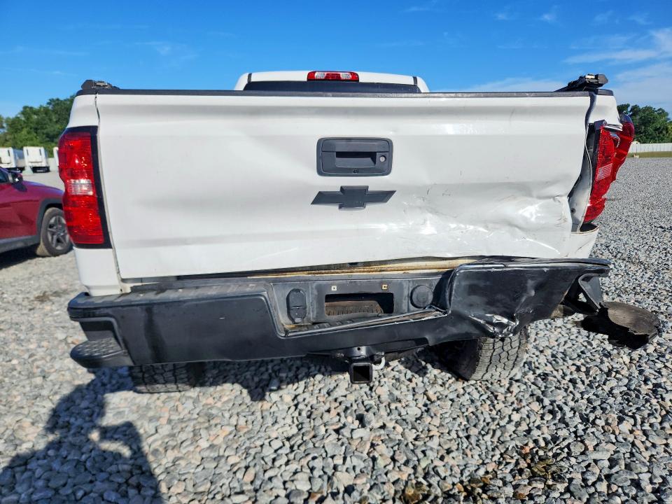 Photo 6 from auction – 2018 CHEVROLET SILVERADO with VIN 1GCUKREC0JF152085