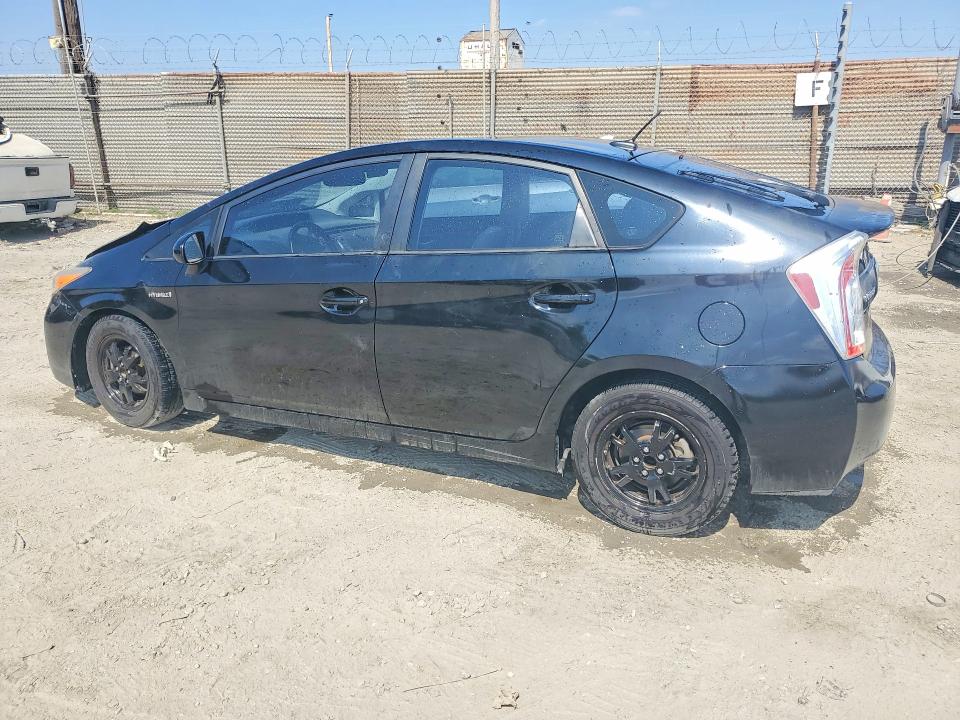 Photo 2 from auction – 2013 TOYOTA PRIUS with VIN JTDKN3DU4D5560895