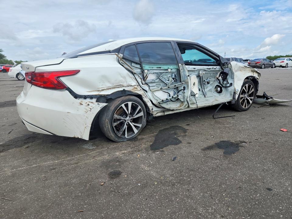 Photo 3 from auction – 2017 NISSAN MAXIMA with VIN 1N4AA6AP7HC455363