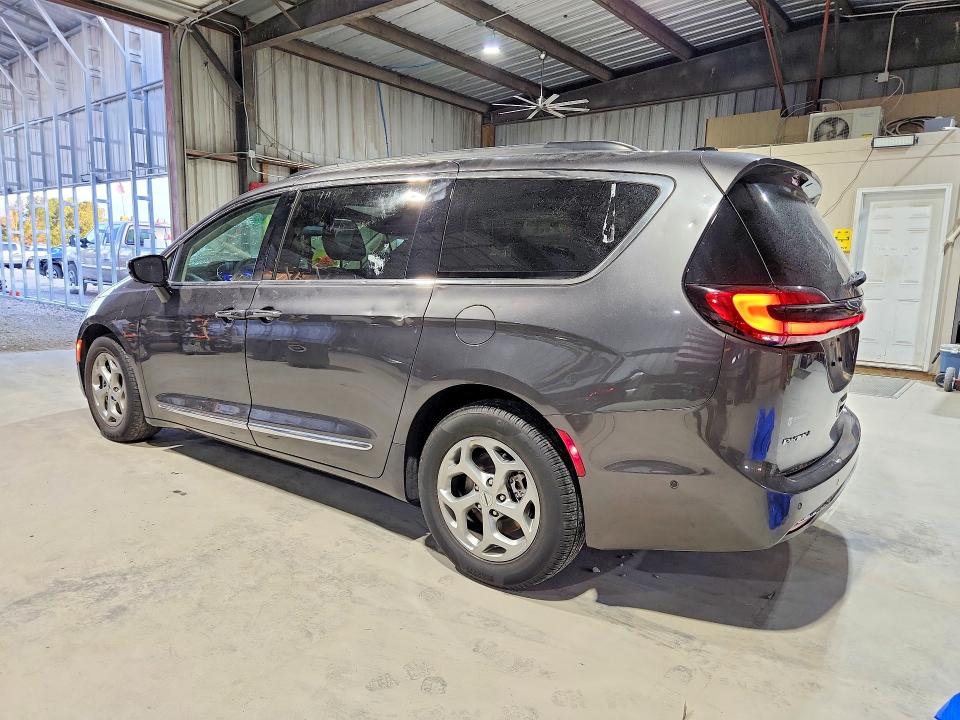 Photo 2 from auction – 2023 CHRYSLER PACIFICA with VIN 2C4RC1GG8PR575020