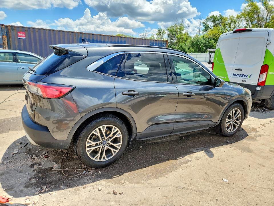 Photo 3 from auction – 2020 FORD ESCAPE with VIN 1FMCU0H67LUA21723