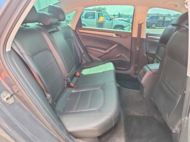 Photo 10 from auction – 2017 VOLKSWAGEN PASSAT with VIN 1VWDT7A33HC075227