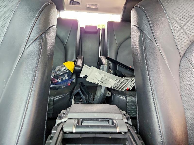 Zdjęcie 10 z aukcji – 2022 TOYOTA HIGHLANDER z VIN 5TDFZRBH3NS212967