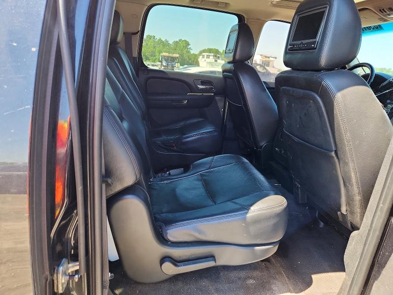 Photo 11 from auction – 2011 CHEVROLET SUBURBAN with VIN 1GNSCKE02BR281891