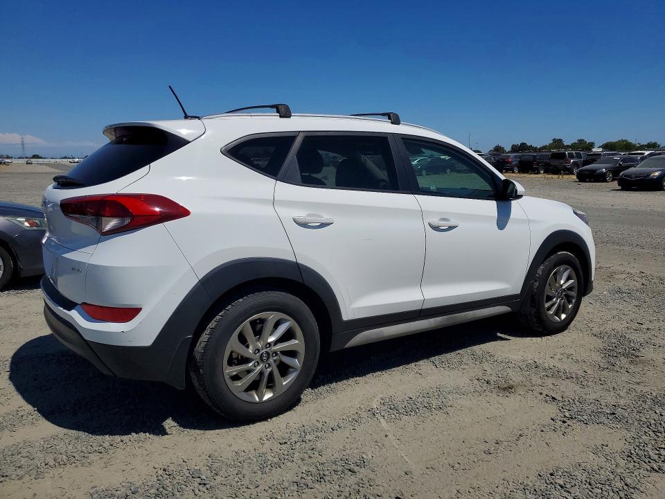 Photo 3 from auction – 2017 HYUNDAI TUCSON with VIN KM8J3CA47HU476406