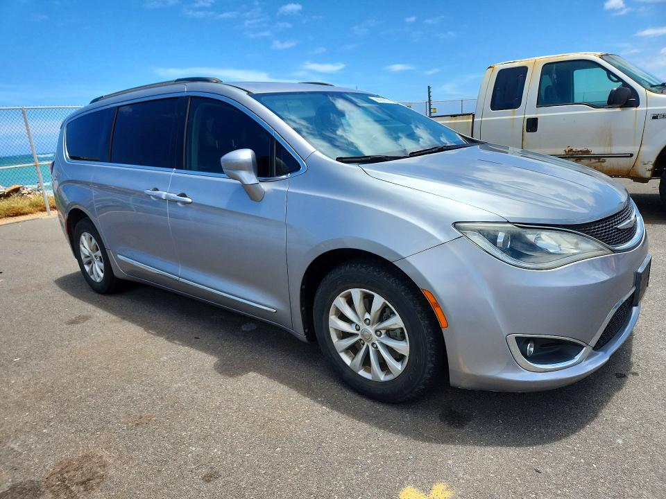 Фото 4 с аукциона – 2017 CHRYSLER PACIFICA с VIN 2C4RC1BG0HR530579