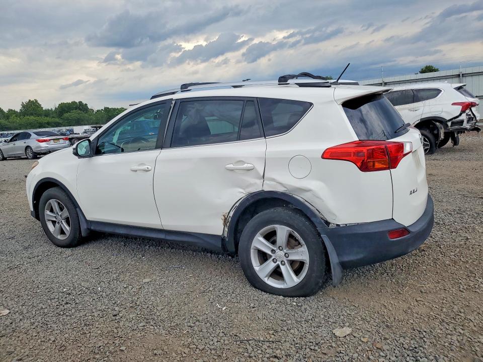 Photo 2 from auction – 2014 TOYOTA RAV4 with VIN 2T3RFREV2EW211086