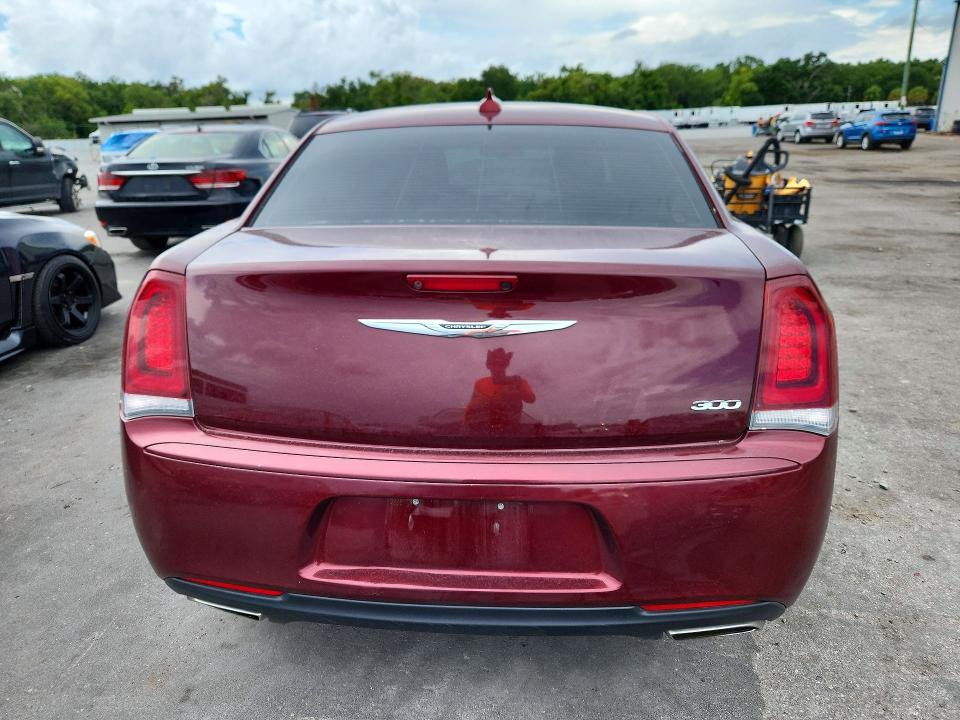 Photo 6 from auction – 2019 CHRYSLER 300 with VIN 2C3CCAAG6KH614396