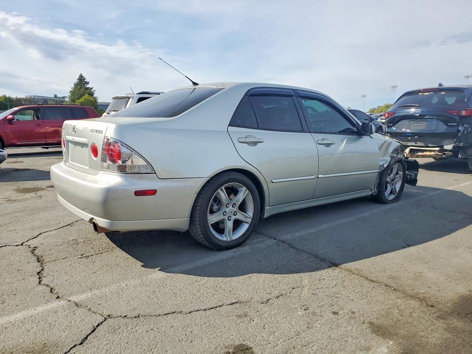 Photo 3 from auction – 2002 LEXUS IS with VIN JTHBD192720059510