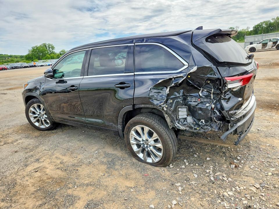 Photo 2 from auction – 2017 TOYOTA HIGHLANDER with VIN 5TDJZRFH2HS394914