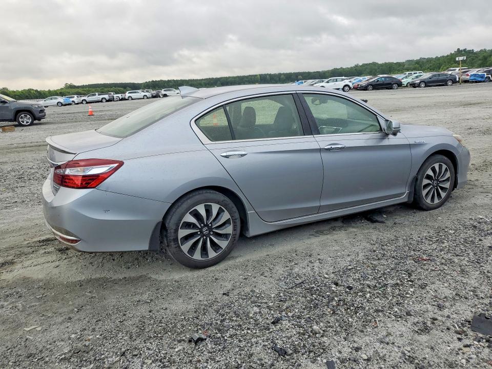 Photo 3 from auction – 2017 HONDA ACCORD with VIN JHMCR6F75HC010686