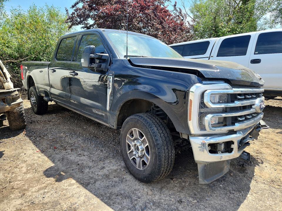 Photo 4 from auction – 2024 FORD F-350 with VIN 1FT8W3BT3REC86033