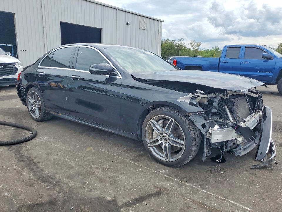 Photo 4 from auction – 2018 MERCEDES-BENZ E with VIN WDDZF4JB9JA445741