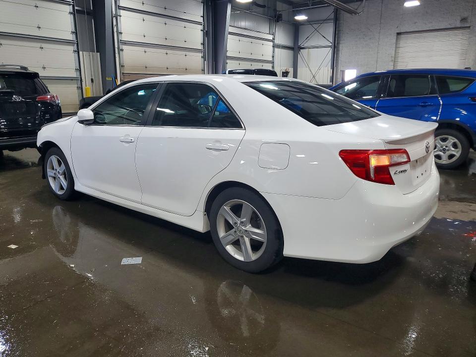 Photo 2 from auction – 2014 TOYOTA CAMRY with VIN 4T1BF1FKXEU325935