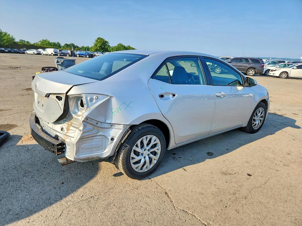 Photo 3 from auction – 2019 TOYOTA COROLLA with VIN 2T1BURHE4KC194428
