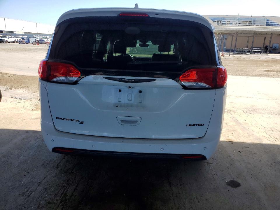 Photo 6 from auction – 2018 CHRYSLER PACIFICA with VIN 2C4RC1GG1JR356794