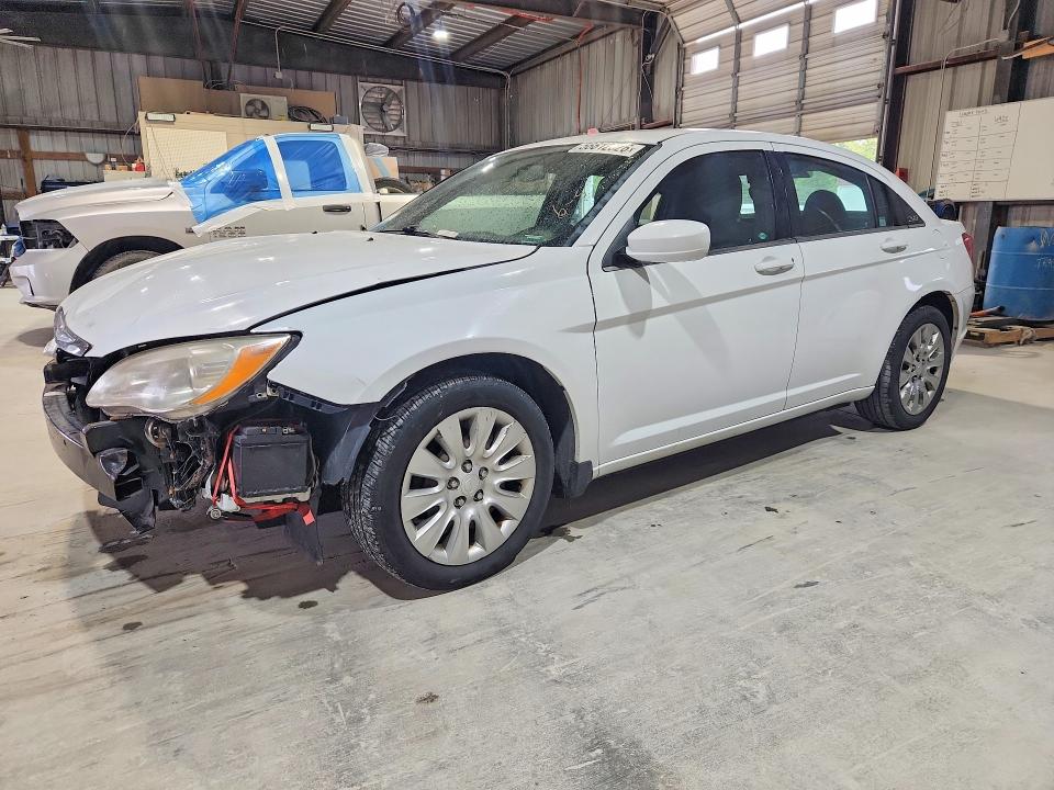 CHRYSLER 200 2014 с VIN 1C3CCBABXEN143181 - Снимка от търг