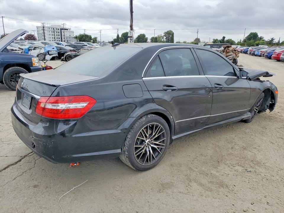 Photo 3 from auction – 2011 MERCEDES-BENZ E-CLASS E350 4MATIC with VIN WDDHF5GB0BA477066