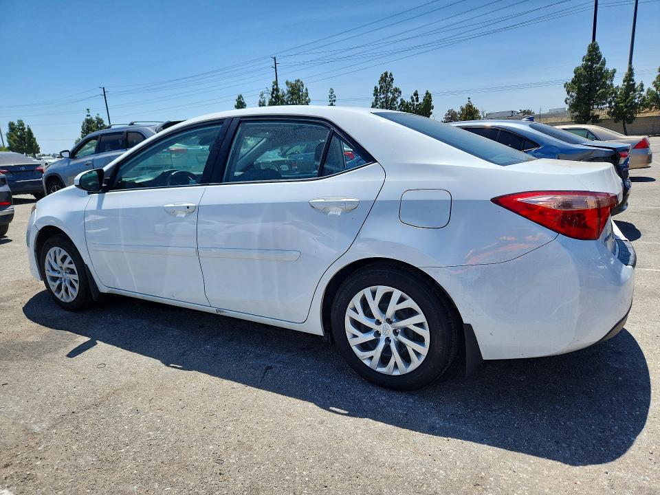 Photo 2 from auction – 2018 TOYOTA COROLLA with VIN 5YFBURHE0JP780378
