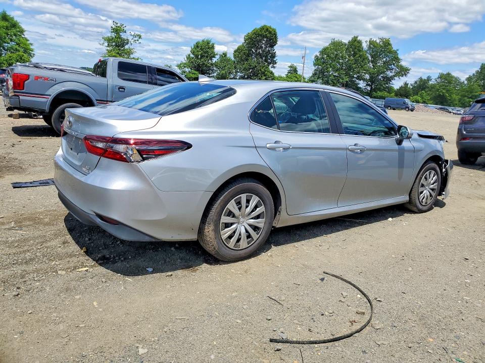 Photo 3 from auction – 2023 TOYOTA CAMRY with VIN 4T1C31AK2PU052724