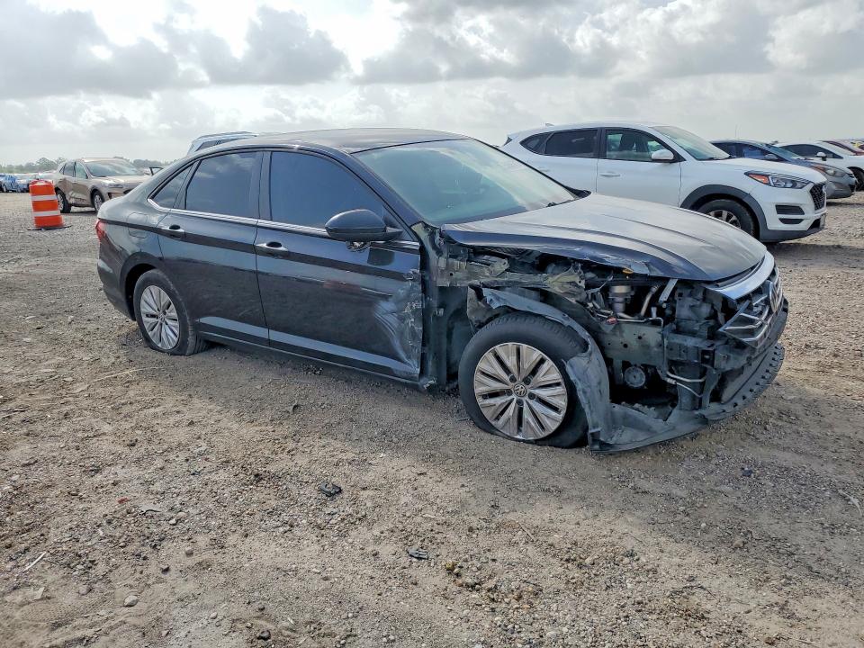 Photo 4 from auction – 2019 VOLKSWAGEN JETTA with VIN 3VWC57BU0KM090884