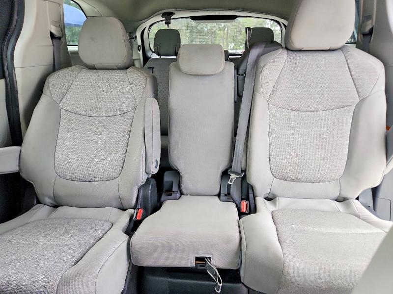 Photo 10 from auction – 2022 TOYOTA SIENNA with VIN 5TDKRKEC8NS126995
