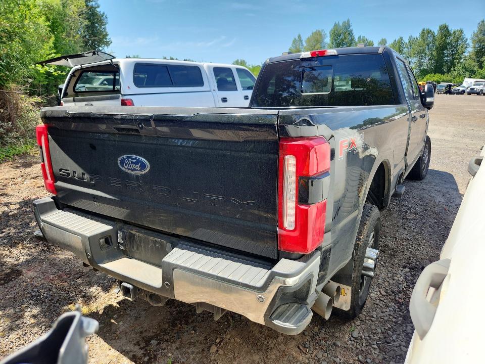 Photo 3 from auction – 2024 FORD F-350 with VIN 1FT8W3BT3REC86033