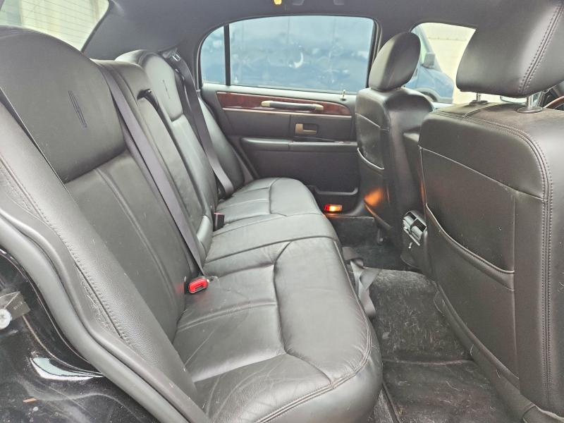 Photo 10 from auction – 2009 LINCOLN TOWN CAR with VIN 2LNHM82V99X603523
