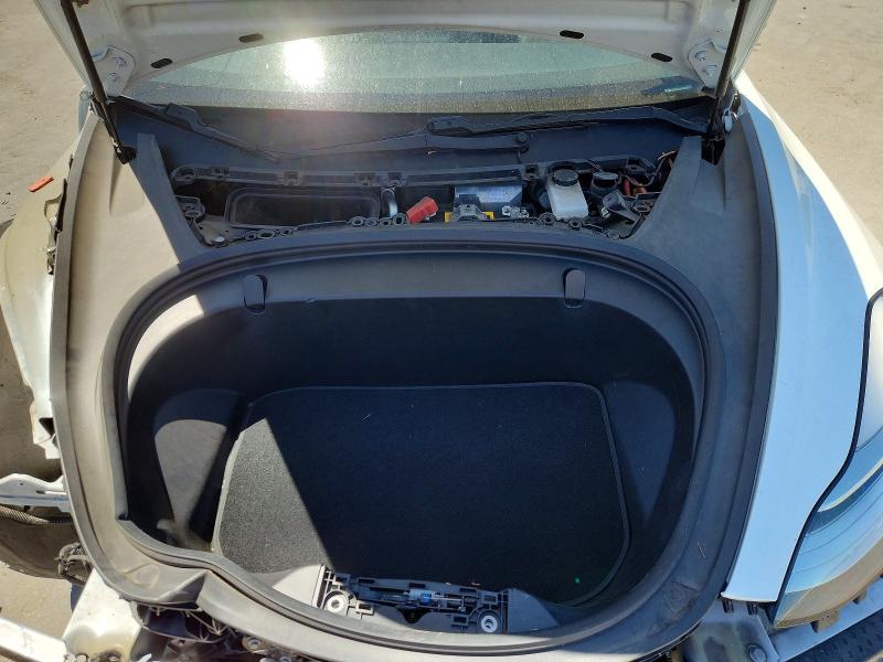 Photo 11 from auction – 2018 TESLA MODEL 3 with VIN 5YJ3E1EA0JF044573
