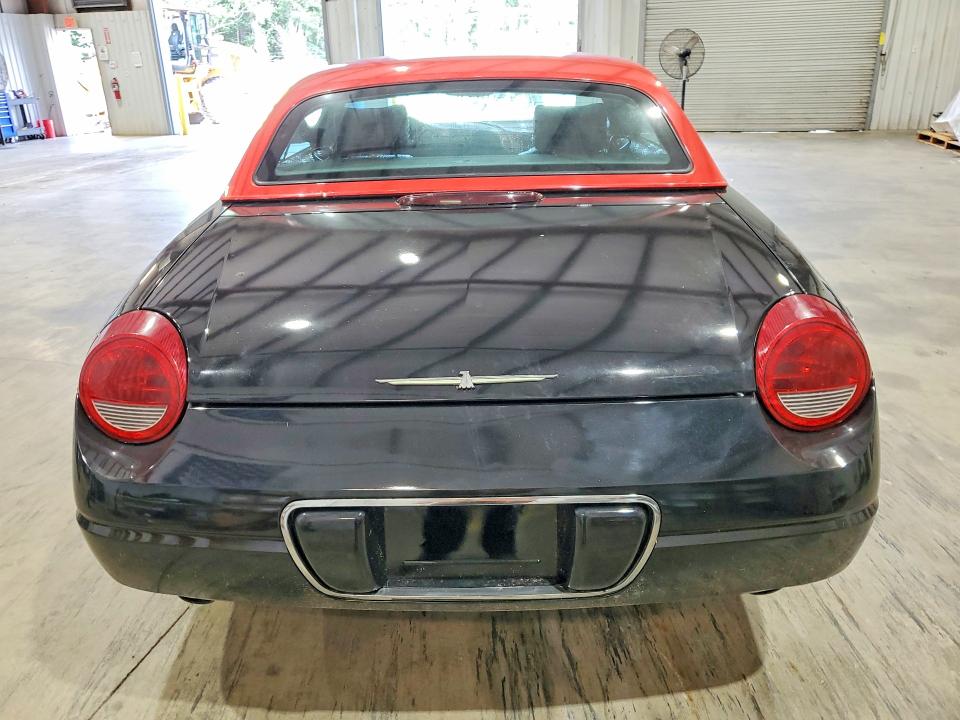 Photo 6 from auction – 2002 FORD THUNDERBIRD with VIN 1FAHP60A02Y111037