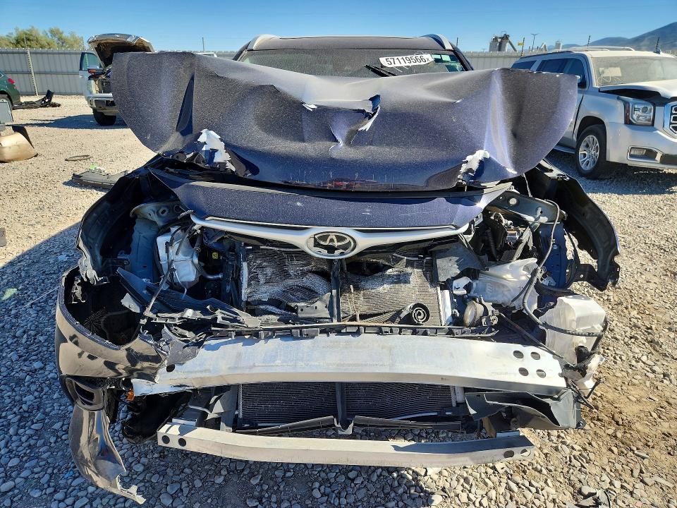 Photo 5 from auction – 2022 TOYOTA HIGHLANDER with VIN 5TDGZRAH6NS117132