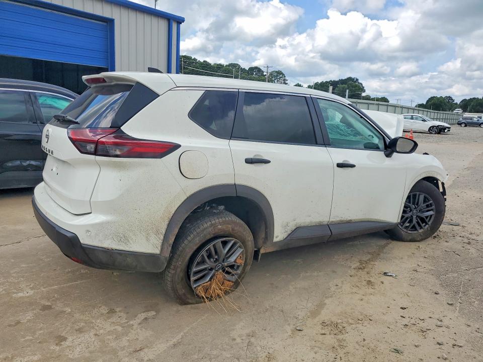 Photo 3 from auction – 2024 NISSAN ROGUE with VIN 5N1BT3AA9RC710854