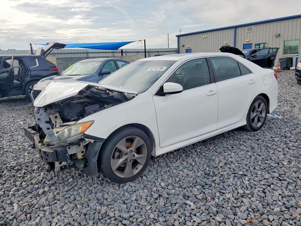 TOYOTA CAMRY 2014 with VIN 4T1BF1FK2EU814183 - Photo from auction
